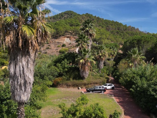 3 Makuuhuoneen Huvila Ojén