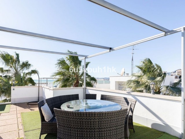 Ático con 3 Dormitorios  en Torrequebrada