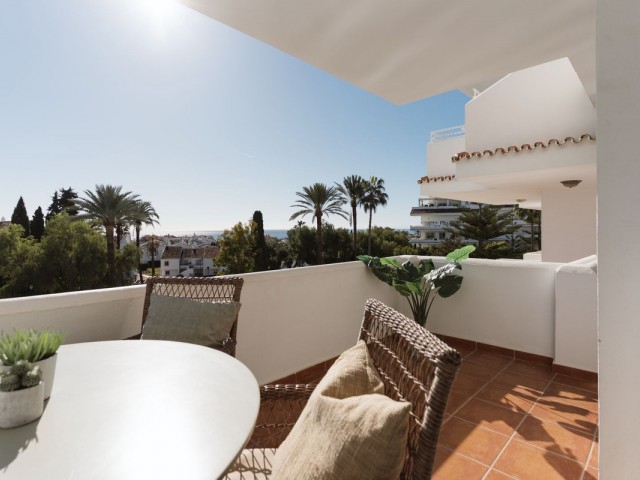2 Bedrooms Apartment in Nueva Andalucía