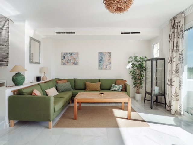 2 Bedrooms Apartment in Nueva Andalucía