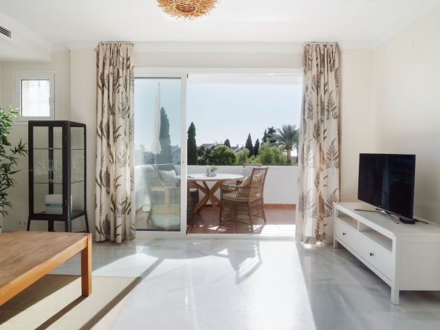 2 Bedrooms Apartment in Nueva Andalucía