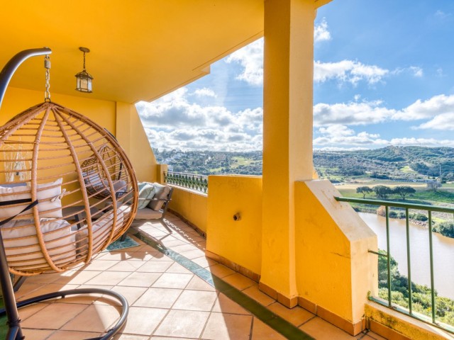 2 Bedrooms Apartment in Sotogrande Alto