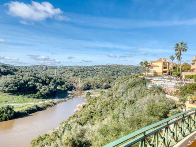 2 Bedrooms Apartment in Sotogrande Alto