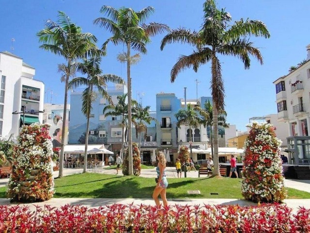 8 Makuuhuoneen Rivitalo Estepona