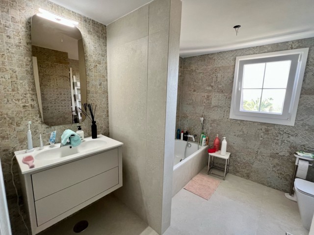 4 Bedrooms Townhouse in Estepona