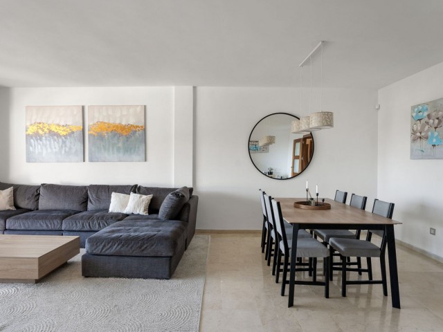 Penthouse avec 3 Chambres  à Nueva Andalucía