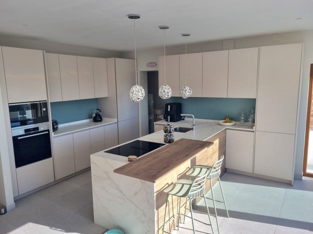 5 Soveroms Villa i Benalmadena