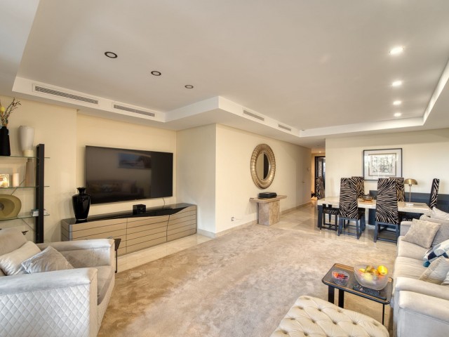 2 Bedrooms Apartment in Nueva Andalucía