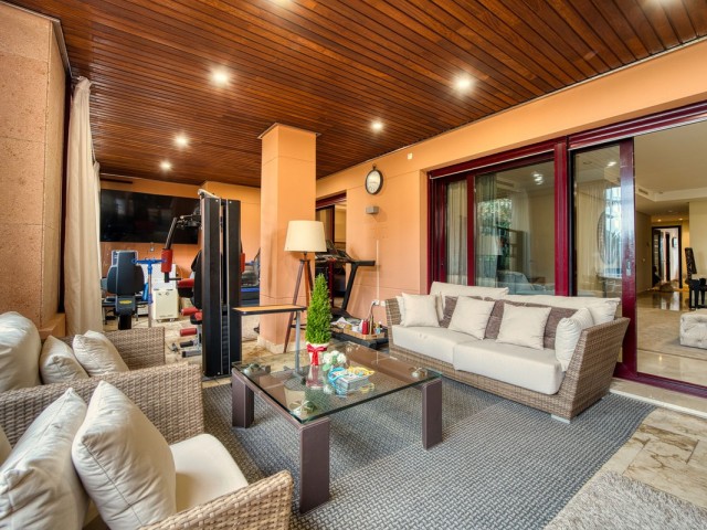 2 Bedrooms Apartment in Nueva Andalucía