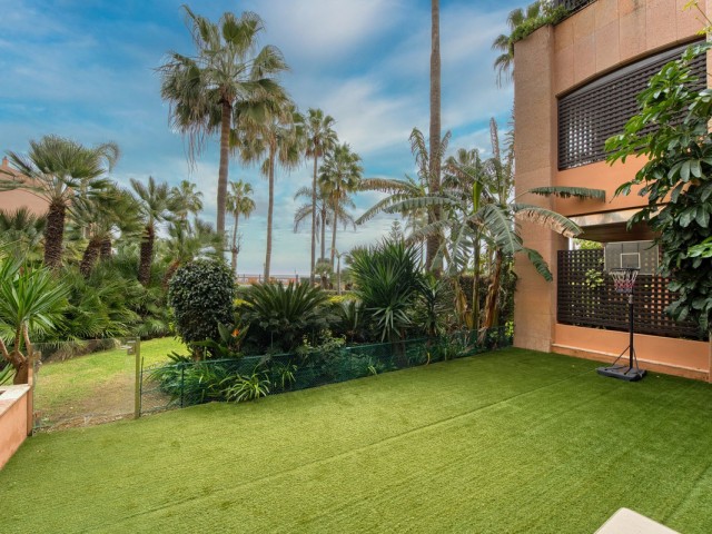 2 Bedrooms Apartment in Nueva Andalucía