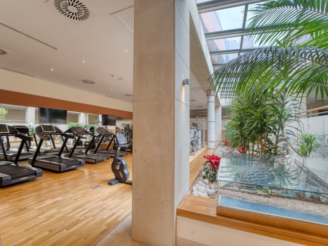 2 Bedrooms Apartment in Nueva Andalucía