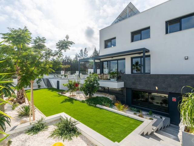 3 Makuuhuoneen Huvila Cerros del Aguila