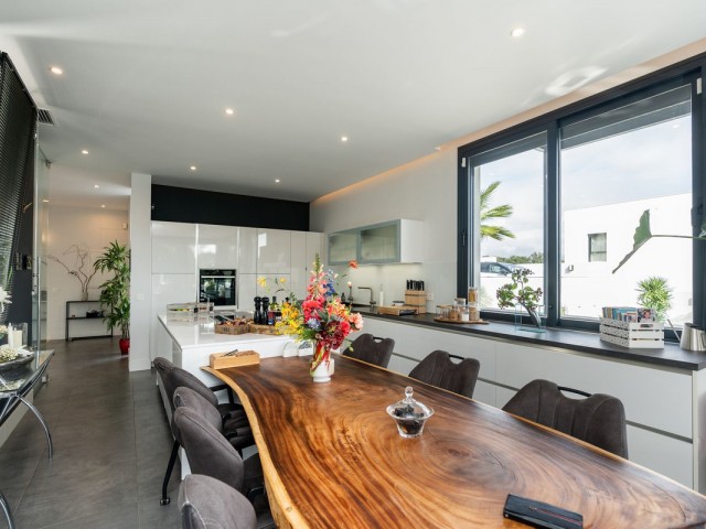 3 Makuuhuoneen Huvila Cerros del Aguila