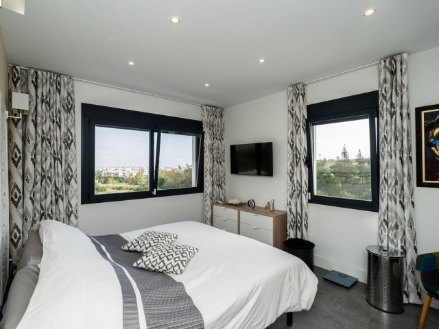 3 Makuuhuoneen Huvila Cerros del Aguila