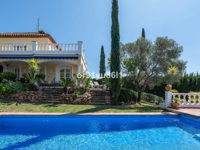 3 Soveroms Villa i Benahavís