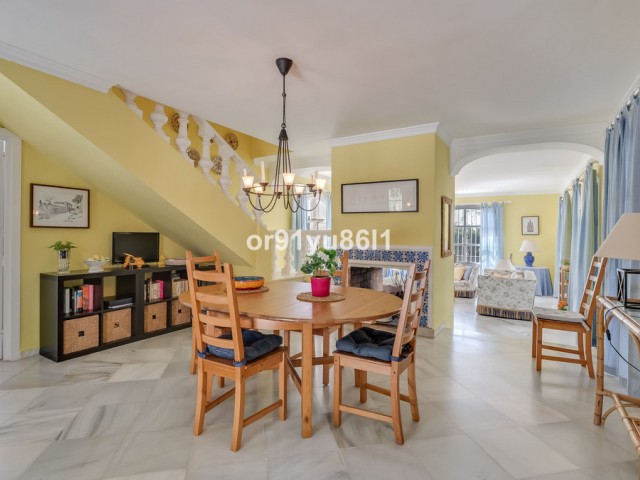 3 Soveroms Villa i Benahavís