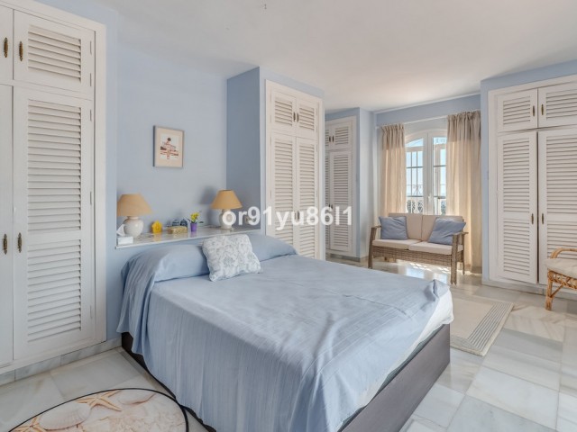 3 Soveroms Villa i Benahavís