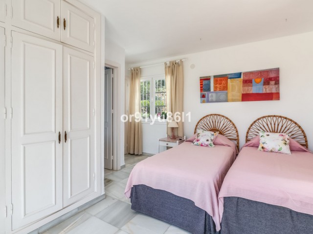 3 Soveroms Villa i Benahavís