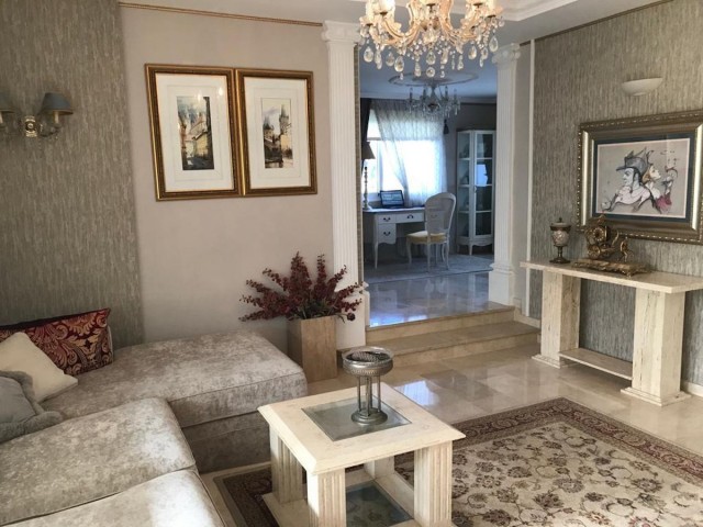 Adosado con 3 Dormitorios  en Riviera del Sol