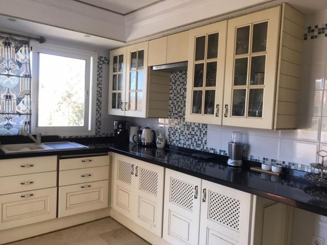 Adosado con 3 Dormitorios  en Riviera del Sol