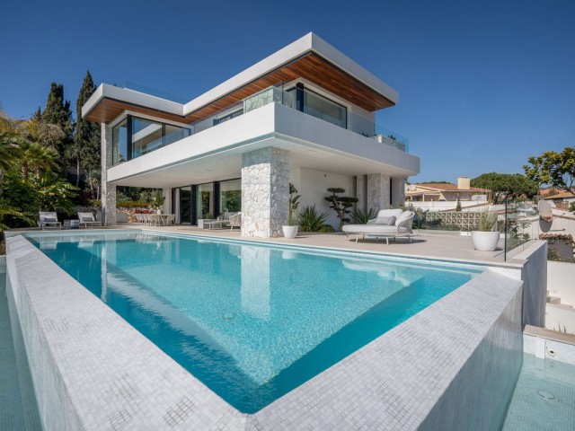 5 Bedrooms Villa in Carib Playa