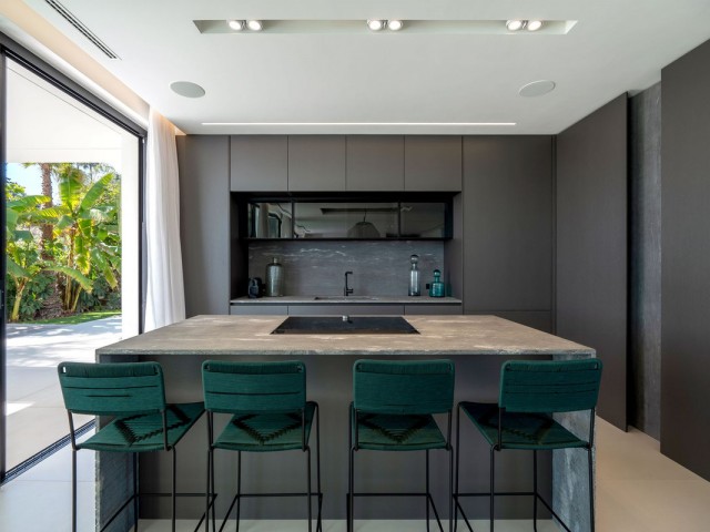 5 Bedrooms Villa in Carib Playa