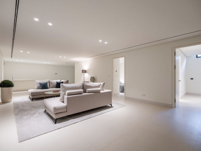 5 Bedrooms Villa in Carib Playa