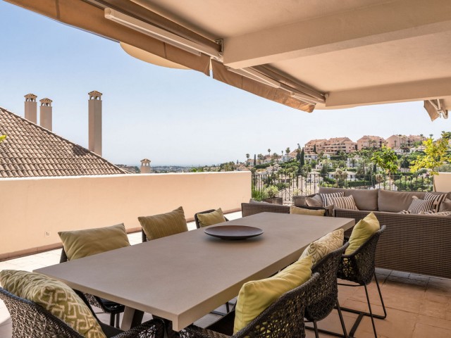 4 Bedrooms Apartment in Nueva Andalucía