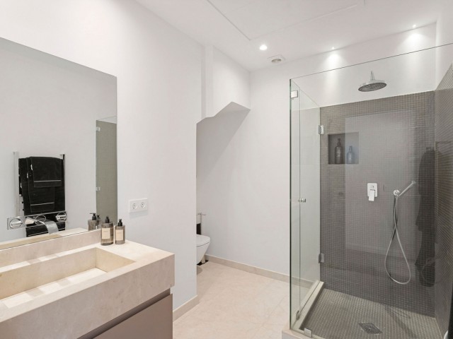 4 Bedrooms Apartment in Nueva Andalucía