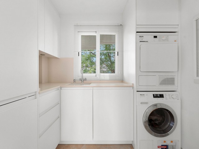 4 Bedrooms Apartment in Nueva Andalucía