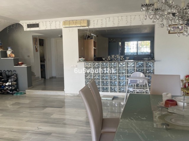 4 Makuuhuoneen Rivitalo Estepona