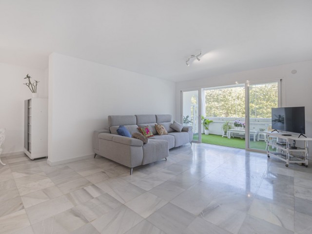 Apartamento con 4 Dormitorios  en Nueva Andalucía