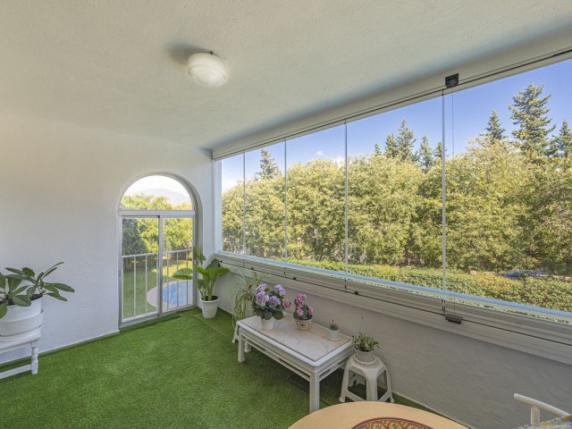 Apartamento con 4 Dormitorios  en Nueva Andalucía