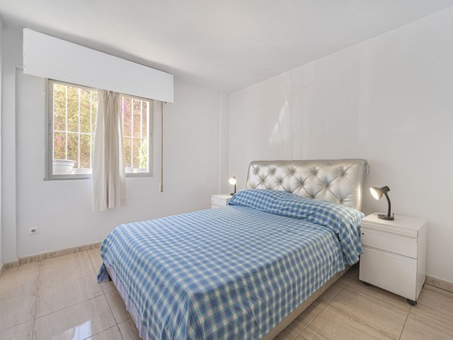 Apartamento con 4 Dormitorios  en Nueva Andalucía