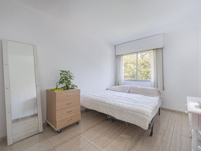 Apartamento con 4 Dormitorios  en Nueva Andalucía