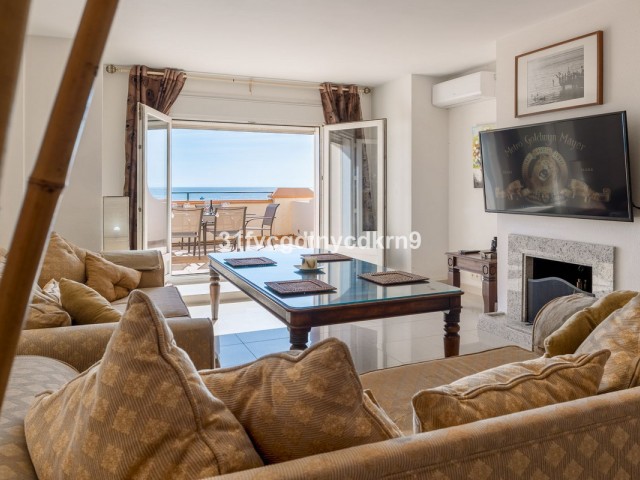 4 Makuuhuoneen Rivitalo Estepona