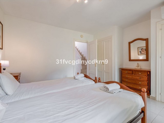 4 Makuuhuoneen Rivitalo Estepona