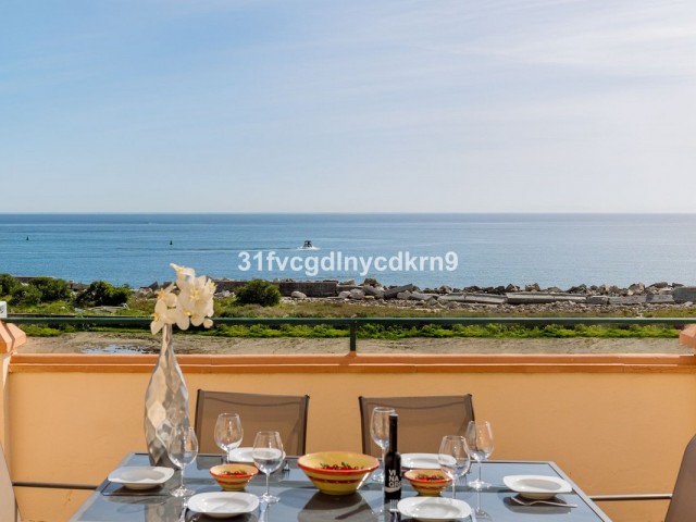 4 Makuuhuoneen Rivitalo Estepona