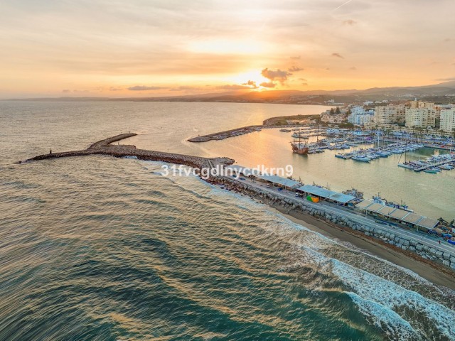 4 Makuuhuoneen Rivitalo Estepona