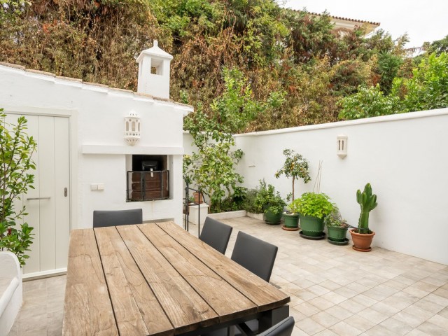 2 Bedrooms Townhouse in Marbella