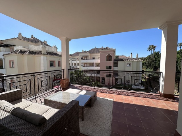 2 Bedrooms Apartment in Nueva Andalucía