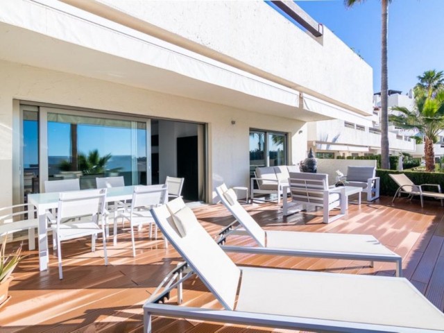 Apartamento con 3 Dormitorios  en La Heredia