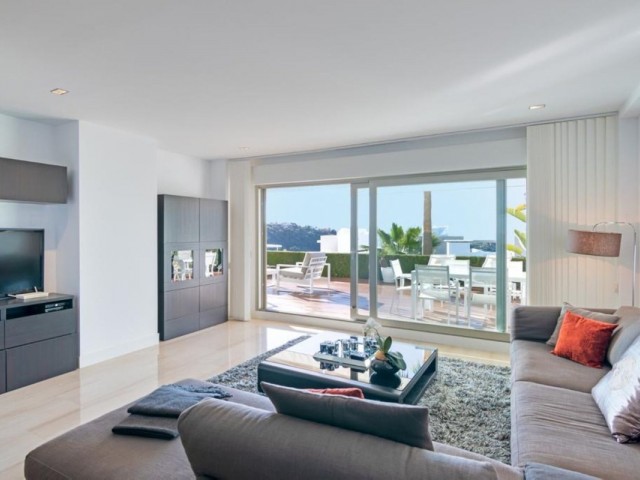 Apartamento con 3 Dormitorios  en La Heredia