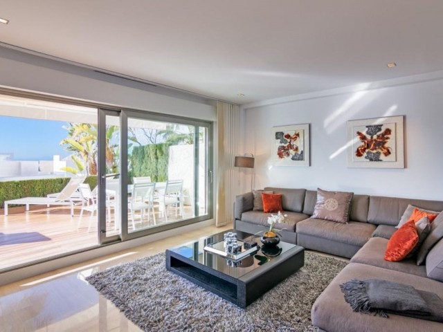 Apartamento con 3 Dormitorios  en La Heredia