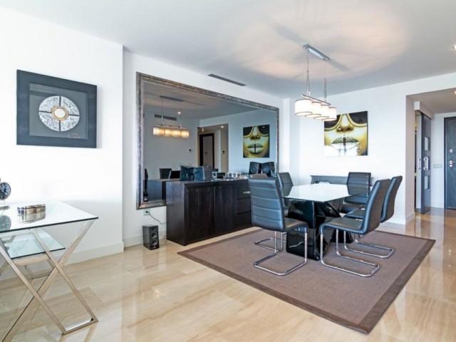 Apartamento con 3 Dormitorios  en La Heredia