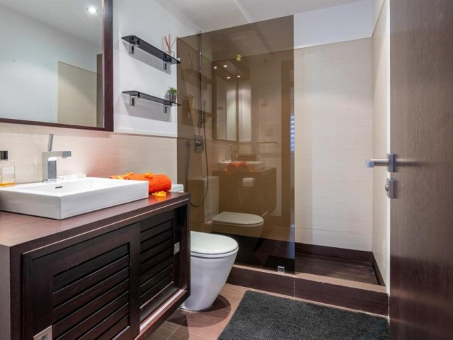 Apartamento con 3 Dormitorios  en La Heredia