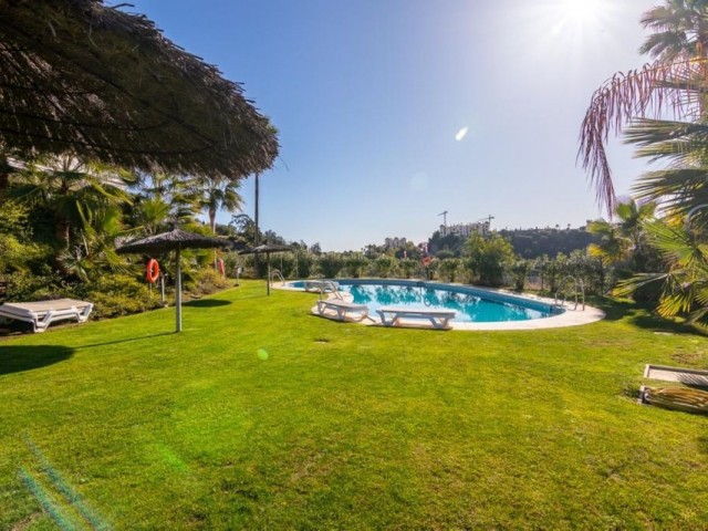 Apartamento con 3 Dormitorios  en La Heredia