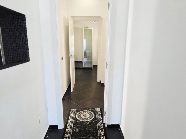 5 Bedrooms Villa in Mijas Costa