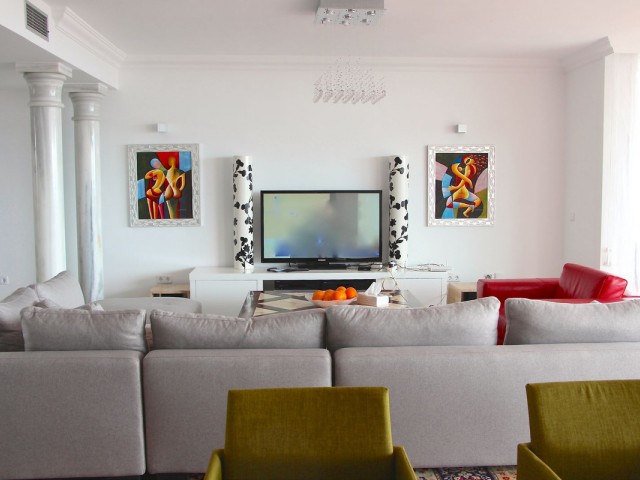 4 Schlafzimmer Apartment in Nueva Andalucía