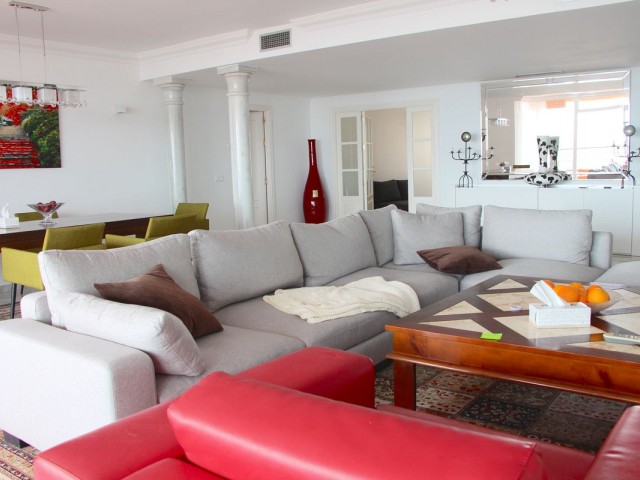 4 Schlafzimmer Apartment in Nueva Andalucía